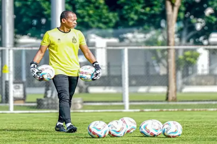 Jadi Pelatih Kiper Persija, Hendro Kartiko Usung Penjaga Gawang Modern