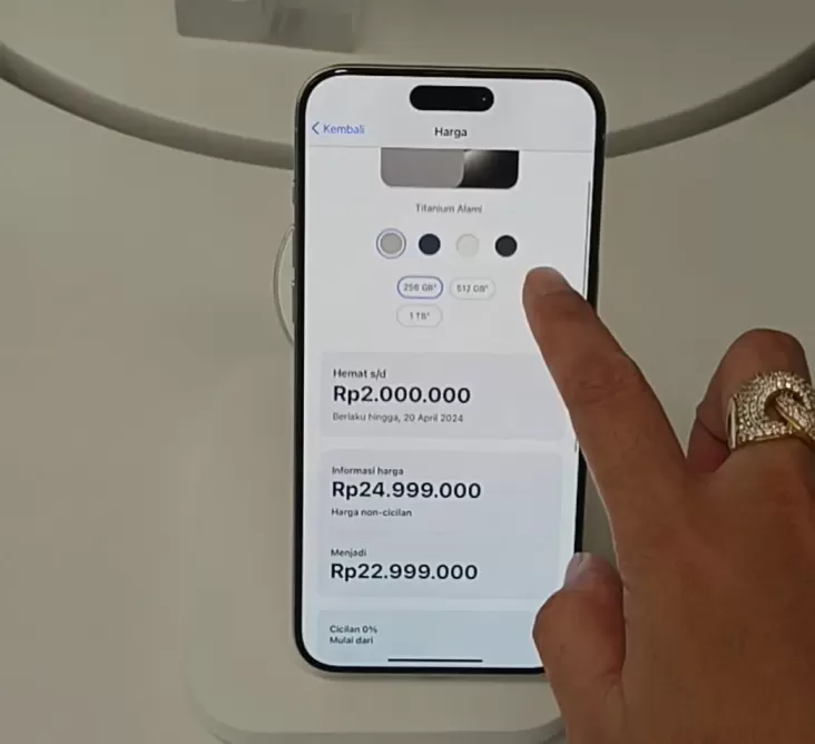 Cara aktifkan eSIM di area di iPhone Tanpa Harus Datang ke Apple Store